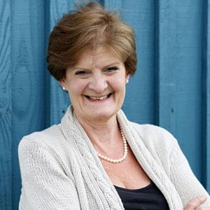 Dame Fiona Reynolds - Gold Medal Inspiring Leader Award 2011